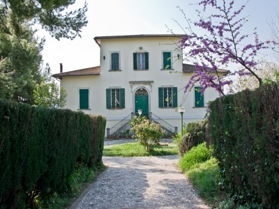 EXCLUSIVE AND HISTORICAL PROPERTY WITH PARK IN ITALY Luxurious villa with frescoes for sale in Le Marche in Le Marche_1